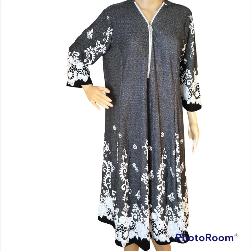 NIB Diva D Zipper Front Gray w/White Floral dress